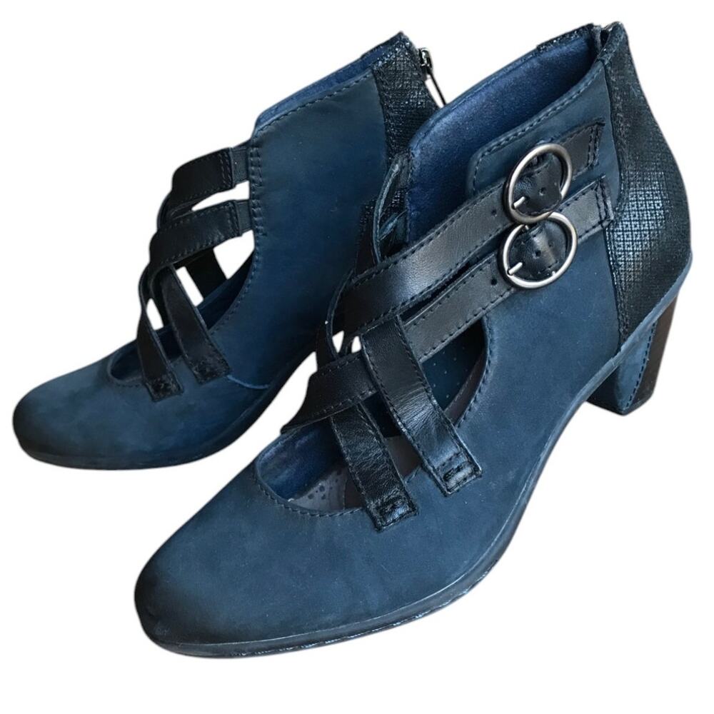 Earth Black and Blue Double Cross Strap Medium Heel Mary Janes size 7.5